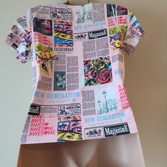Newspaper print women's top short sleeve sz .1X tie in front - Picture 3 of 8